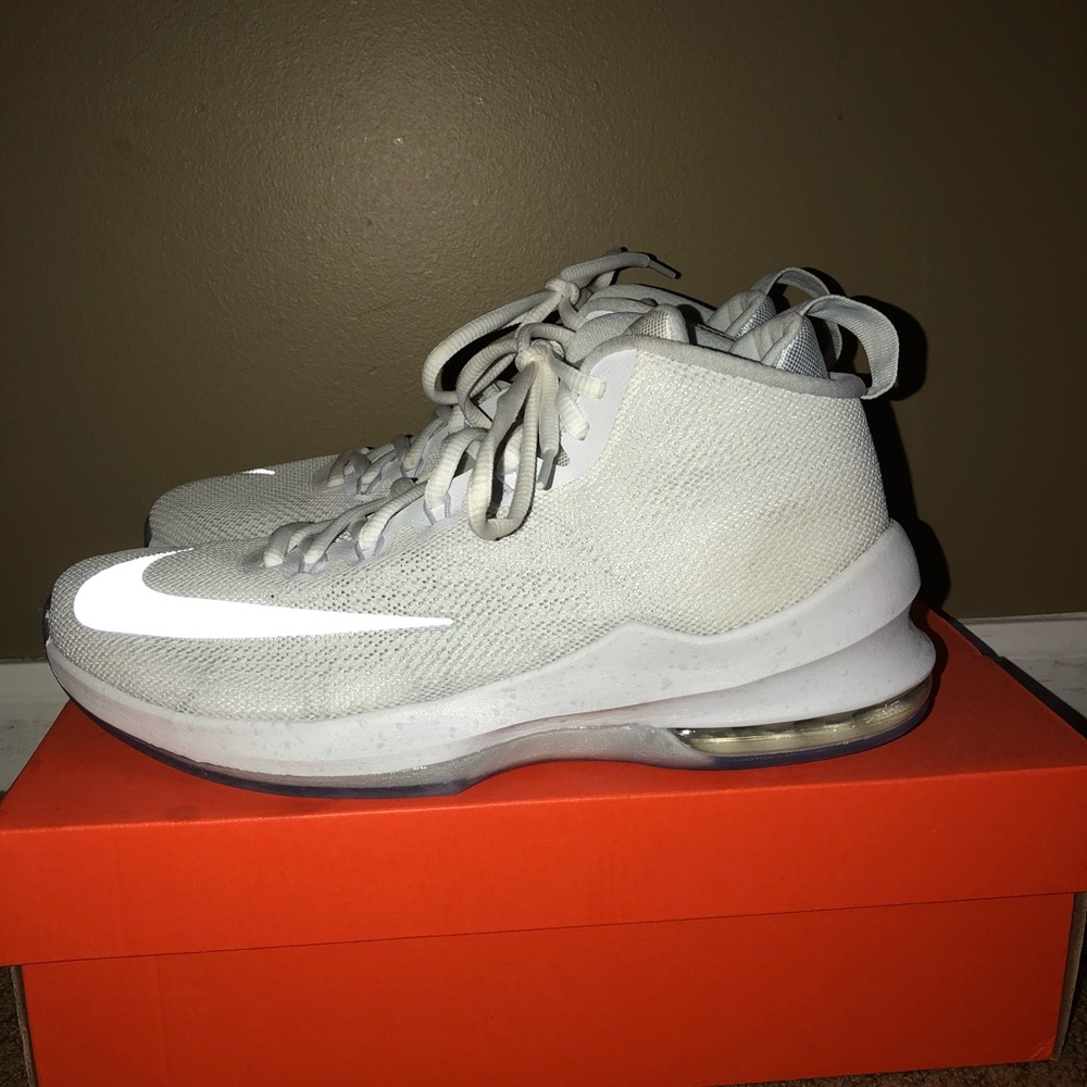 WOMEN’S NIKE AIRMAX INFURIATE BASKETBALL SHOES
